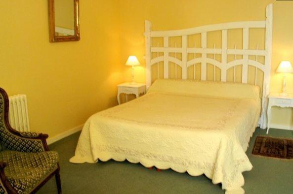 Chateau Belles Graves Bed & Breakfast Pomerols Exterior photo